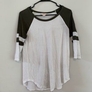 Mossimo Supply co 3/4 sleeve tee. Size XS